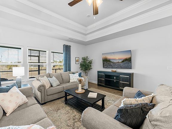 A perfect floor plan designed for families & groups!