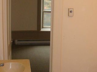 61 N 3rd St APT 3, Lansing, IA 52151