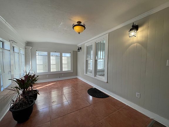 4th image of 515 Elizabeth Ave