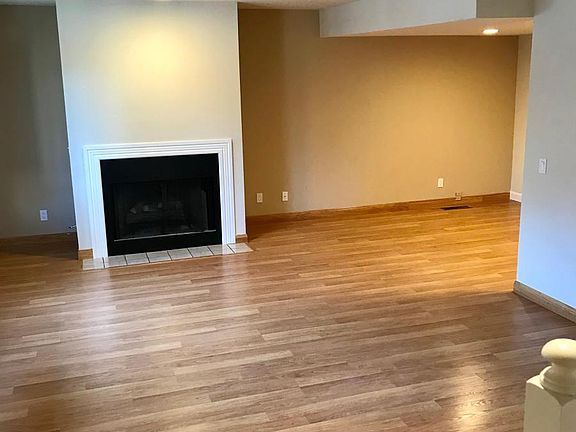 2nd image of 105 Hooke Ln