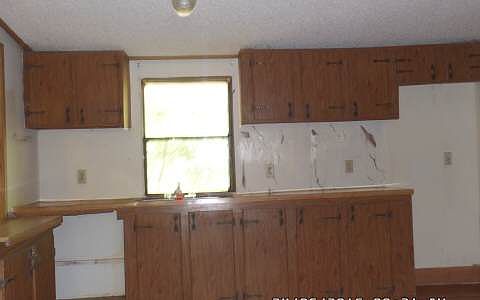 3rd image of 850 NW Baughn St