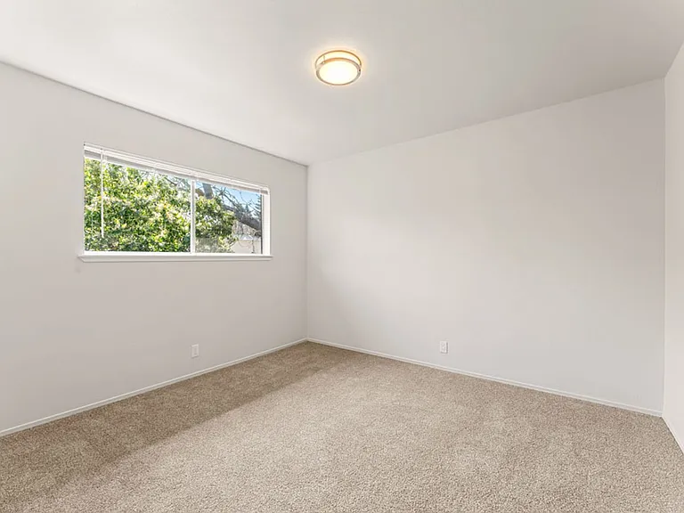360 Chiquita Ave — Photo 12