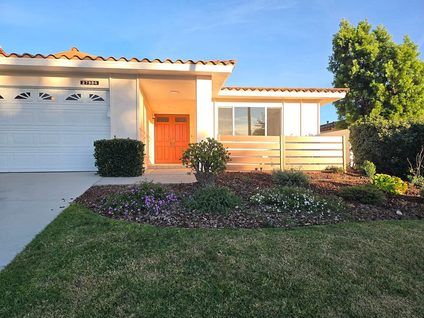 Newly-Remodeled RPV Family Home with a View — Photo 1