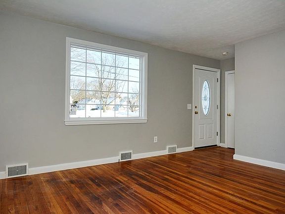 5th image of 23 Greenwood Rd