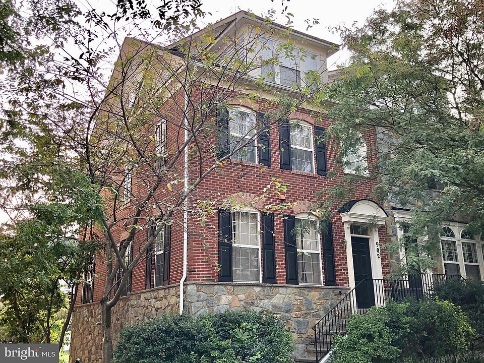 1st image of 902 Havencrest St
