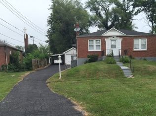 2123 Chambers Rd, Saint Louis, MO 63136