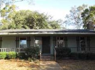 521 4th St SW, Magee, MS 39111