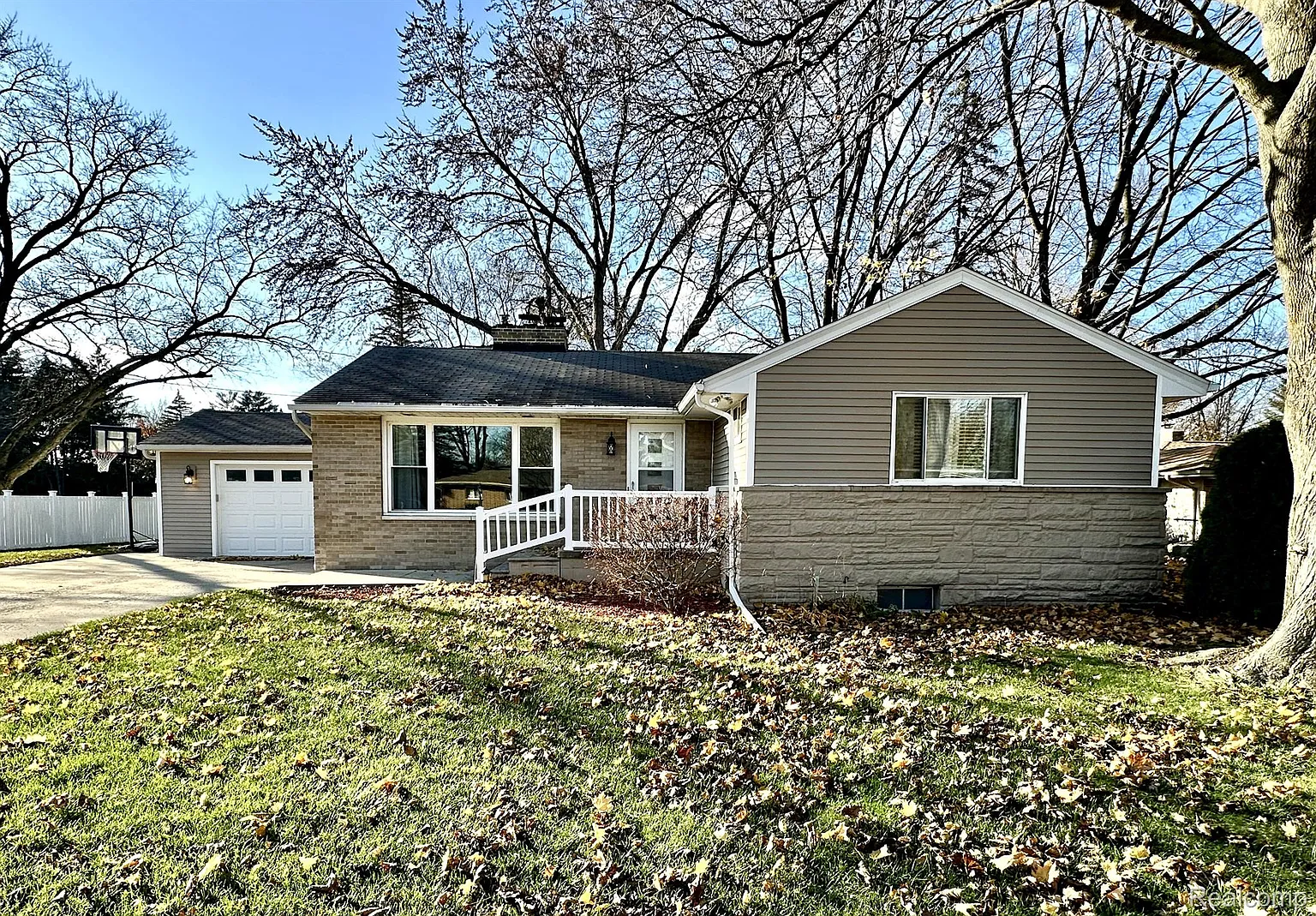1295 Wilson Ave photo 1