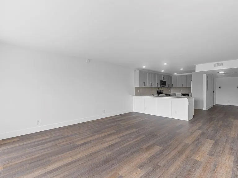 2800 N Palm Aire Dr #310 — Photo 11