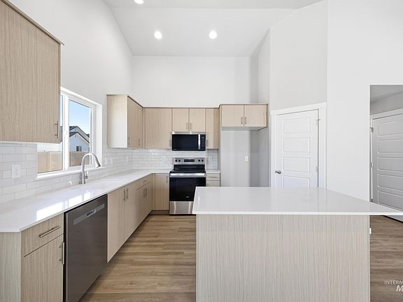 4th image of 5474 S Bittercreek Ave