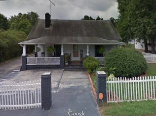 1330 Bretton St, Winston Salem, NC 27107