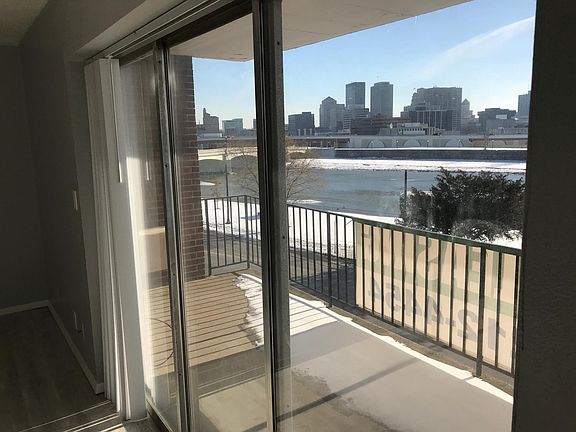 2nd image of 727 W Riverview Ave APT 401