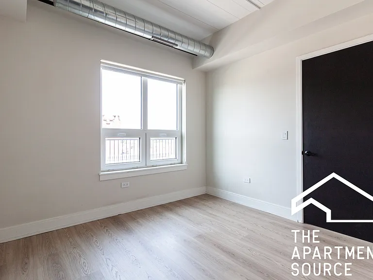 915 W Belmont Ave #2 — Photo 7