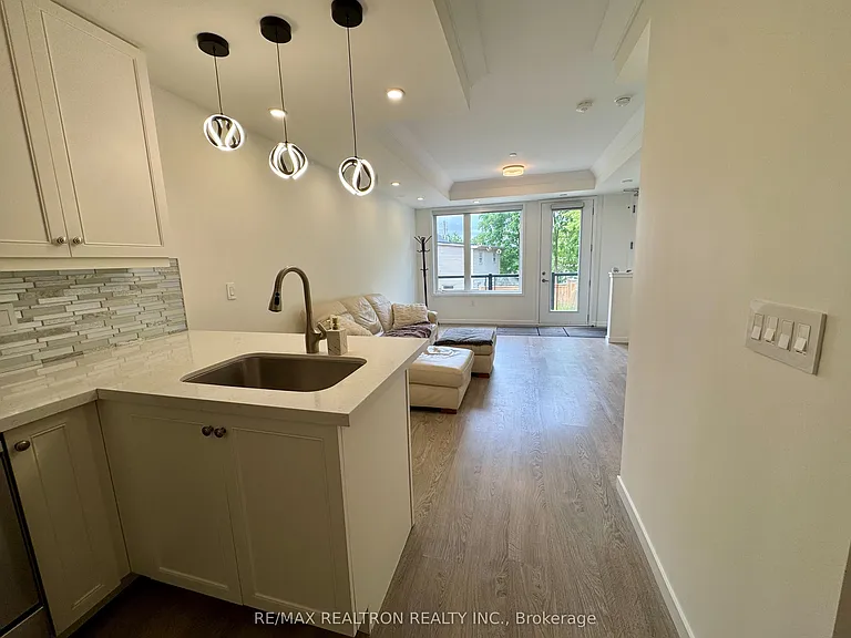 100 Alex Gardner Cir #5 — Photo 7