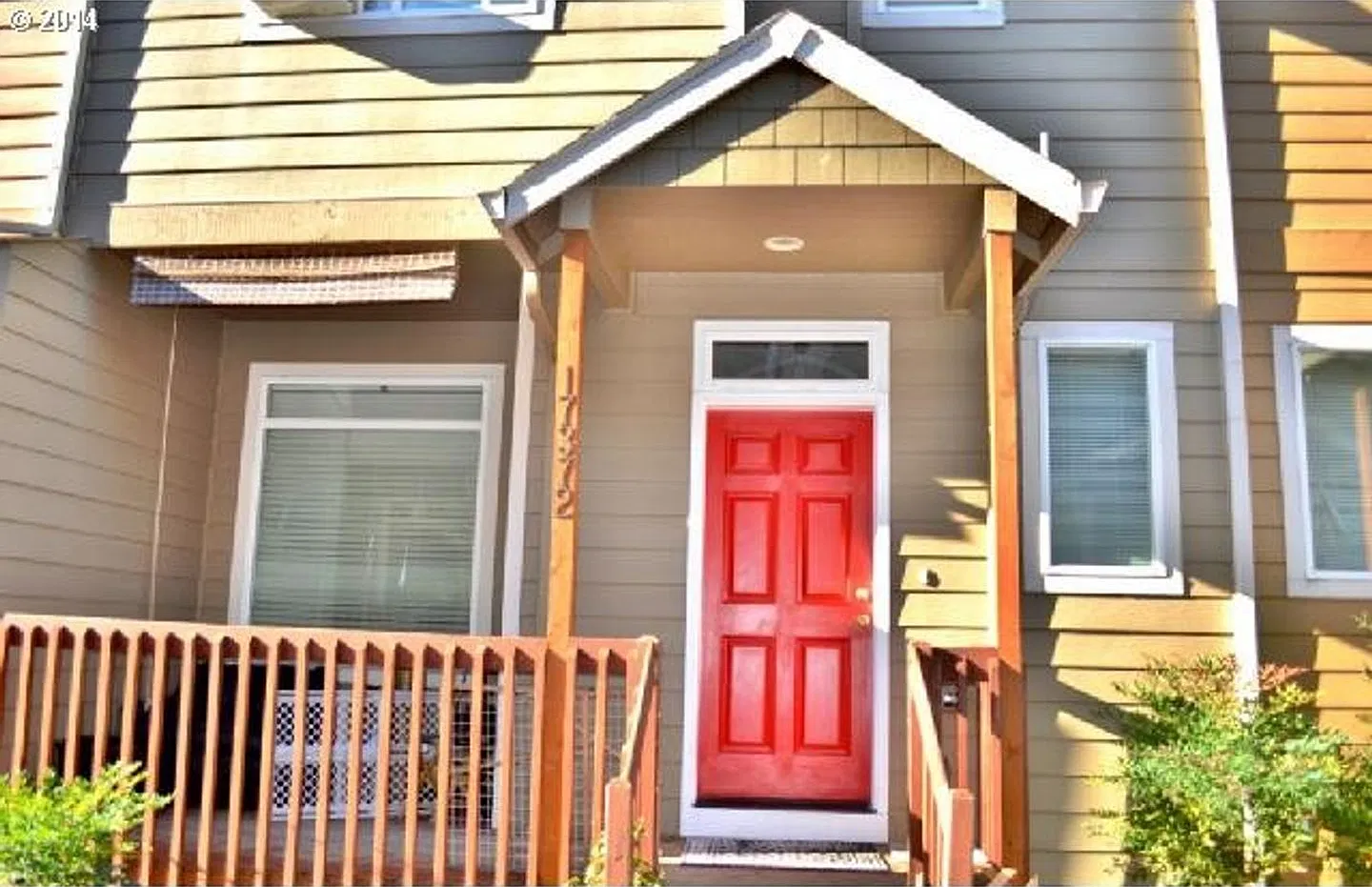Bright Beaverton Townhome with Spacious Living Areas, Decorative Fireplace & Functional Kitchen — Photo 3