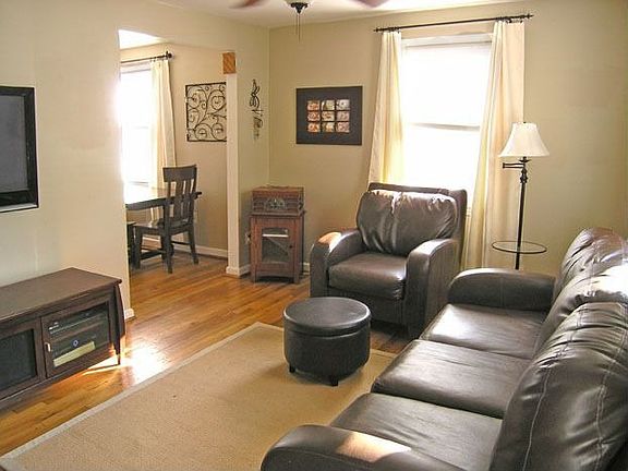 3rd image of 10709 Malone St