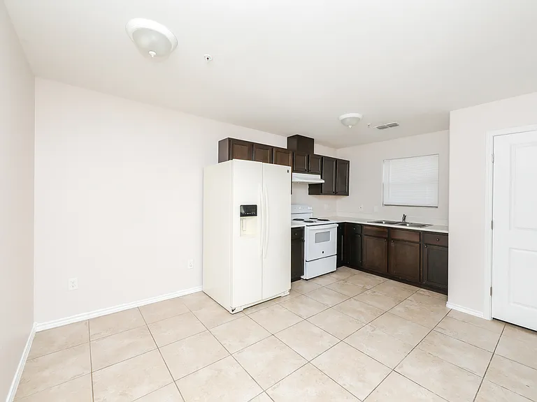 2601 Lomas Del Sur Blvd — Photo 7