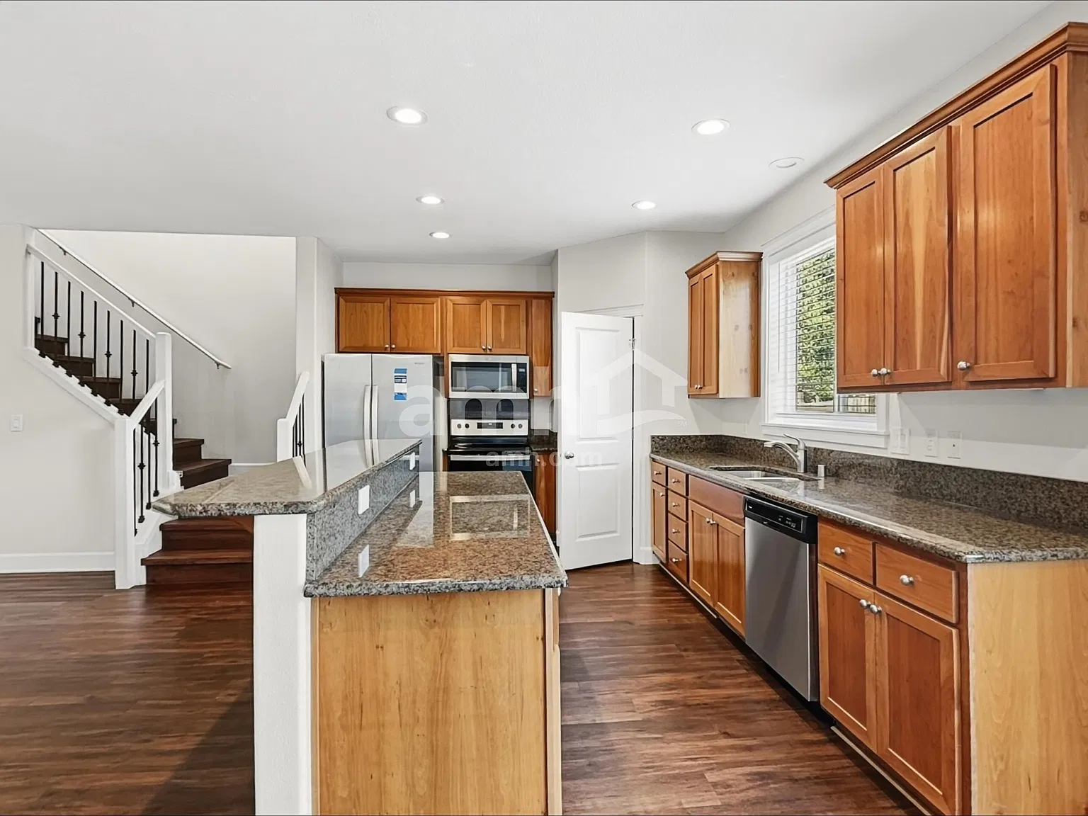 3 bed, 2.5 bath, 1998 sqft, $2,945 — Photo 4