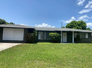 2404 Holiday Ct, Fort Pierce, FL 34982