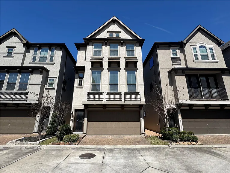 10716 Addicks Oaks Pl — Photo 1