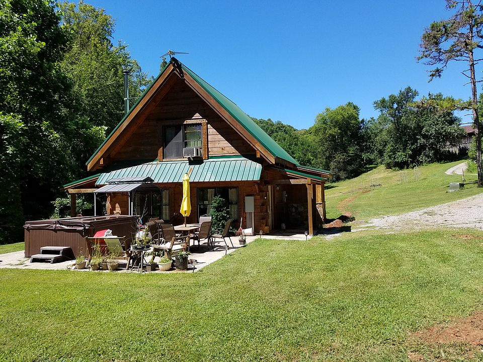 Creekside cabin 