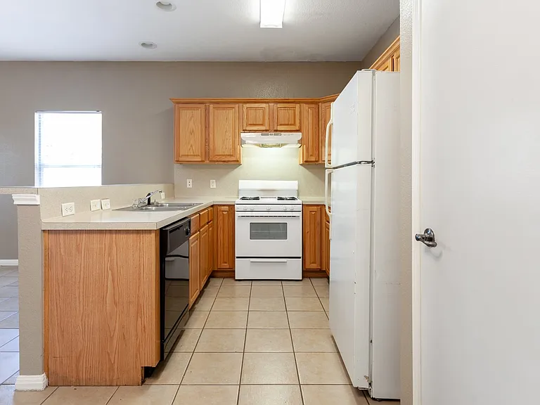 2326 Webberville Rd #B — Photo 8
