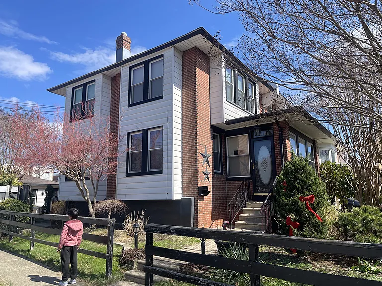 301 Friendship St — Photo 3