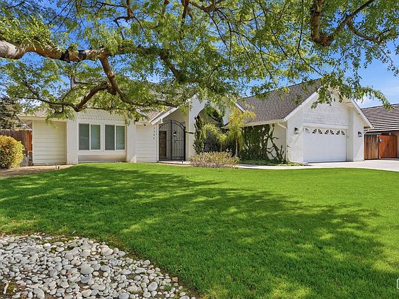 3rd image of 2204 Mountain Oak Rd