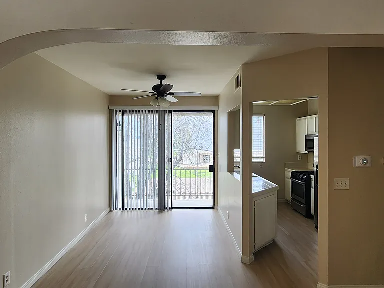 7211 Cozycroft Ave #68 — Photo 12