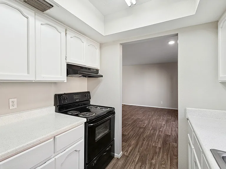 Bridge Lane Apartment Homes — Photo 26