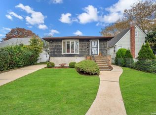 175 Gordon Rd, Valley Stream, NY 11581