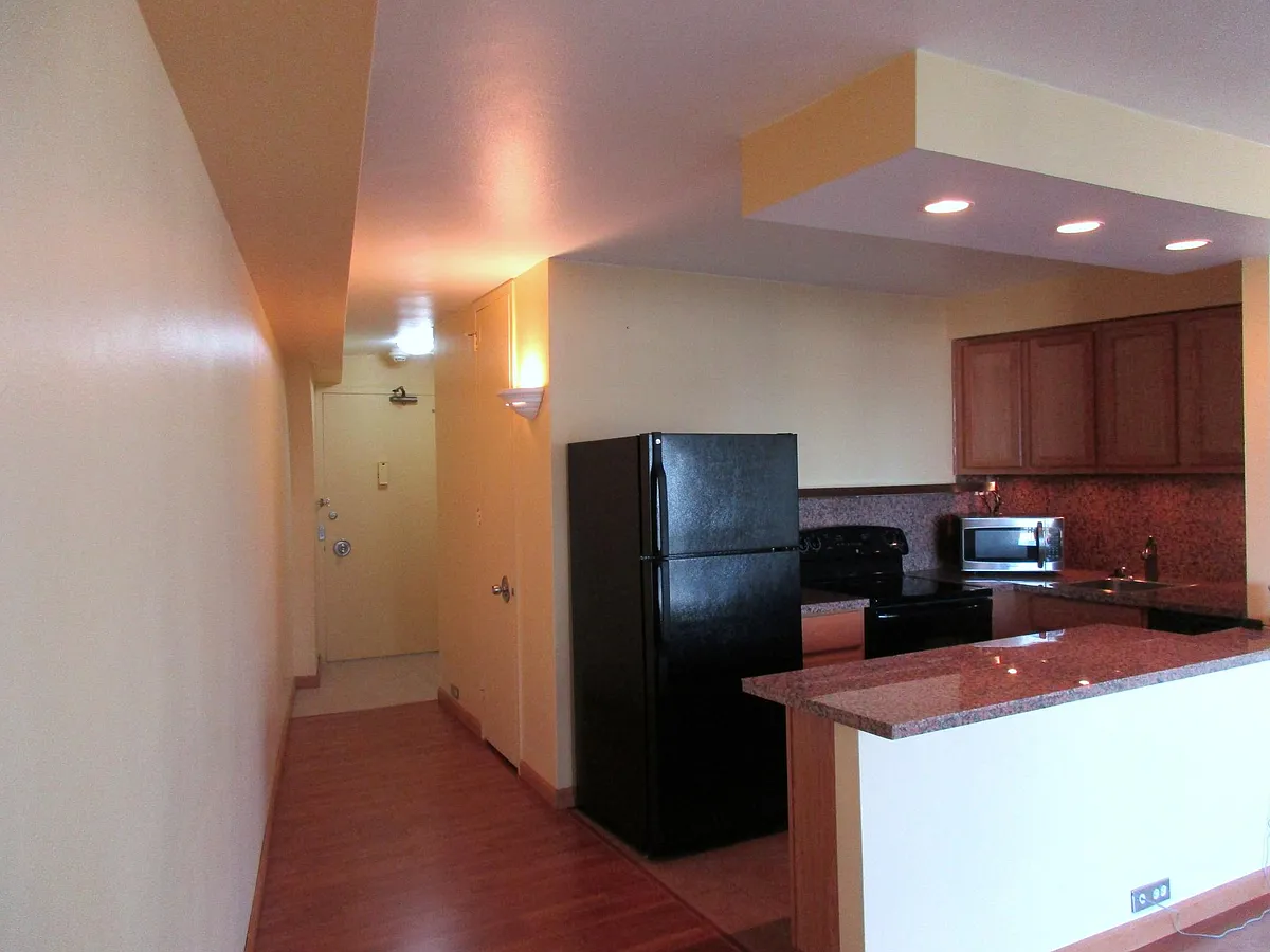 Building Photo - 300 N State St #2927