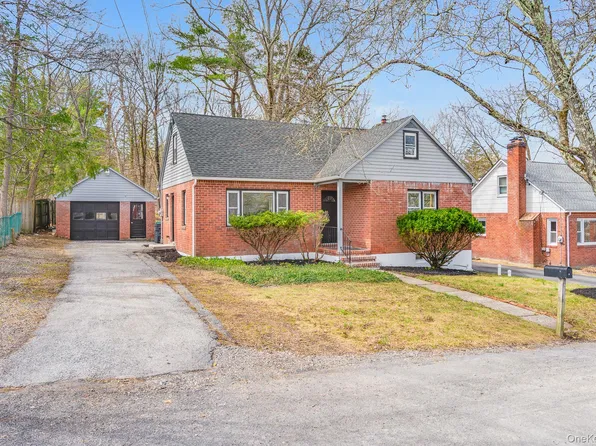 12 Mohonk Avenue, New Paltz, NY 12561