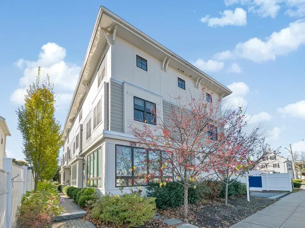 198 California St APT 3, Newton, MA 02458