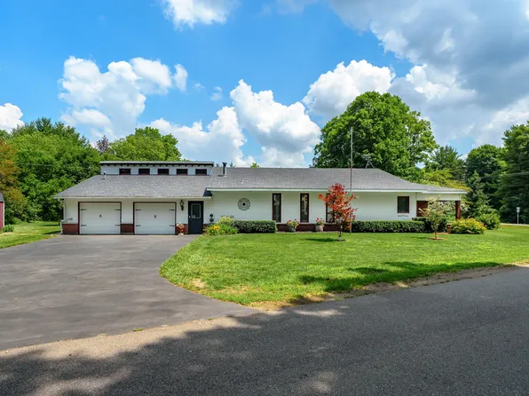 16007 M 89, Augusta, MI 49012