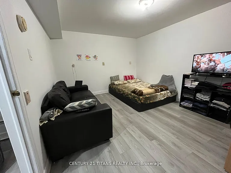 20 Hemingford Pl — Photo 13