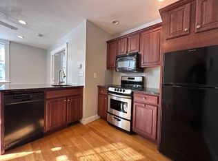 63 Hurley St #1L, Cambridge, MA 02141