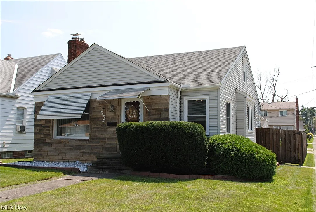 10604 Raymond Ave photo 1