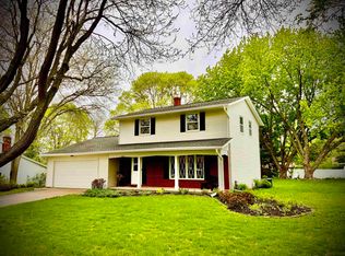 468 Stella Vista Dr, Green Bay, WI 54302