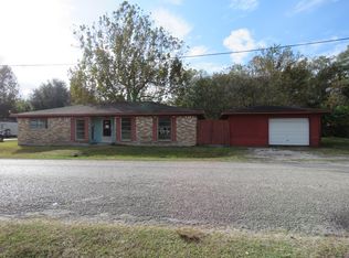 136 Campbell Rd, Winnie, TX 77665