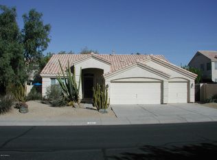 242 W Candlewood Ln, Gilbert, AZ 85233