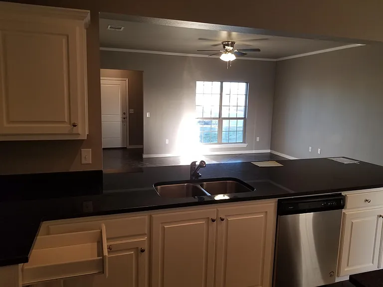7710 Tradition Pkwy — Photo 10