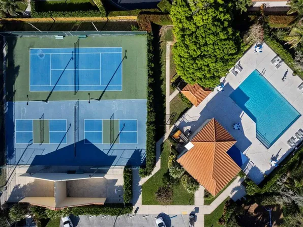 2518 La Lique Circle, Palm Beach Gardens, FL 33410