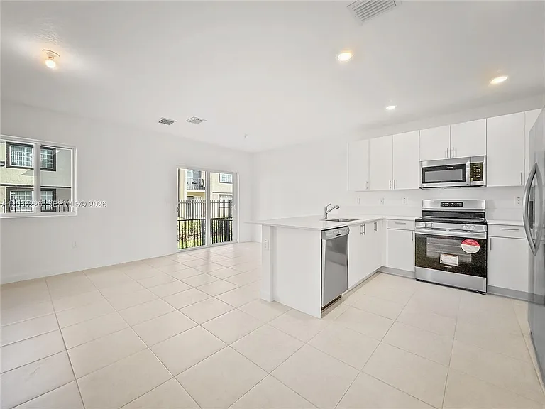 3770 SW 50th Ave #3770 — Photo 16