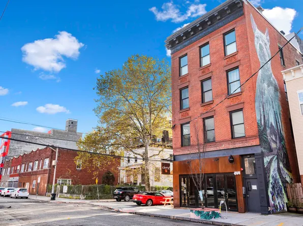 300 Communipaw Avenue image 25 of 28