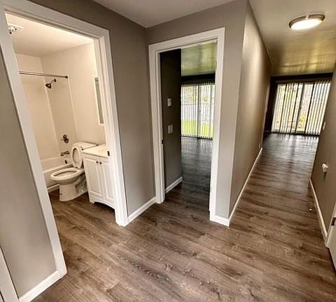 3rd image of 19310 4th Ave NE #10