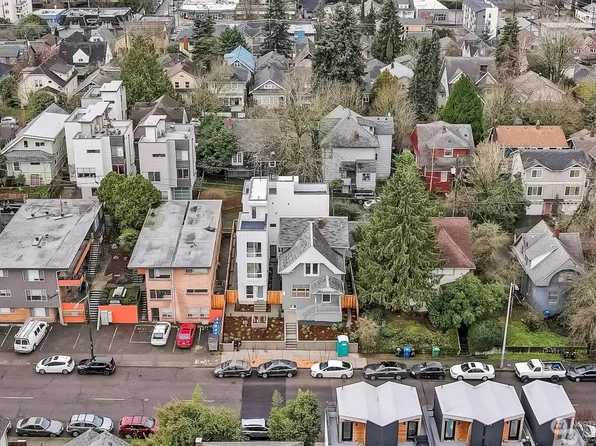 5237 Brooklyn Avenue NE, Seattle, WA 98105