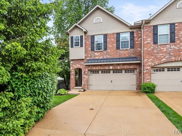 8000 Presidio Ct, Saint Louis, MO 63130
