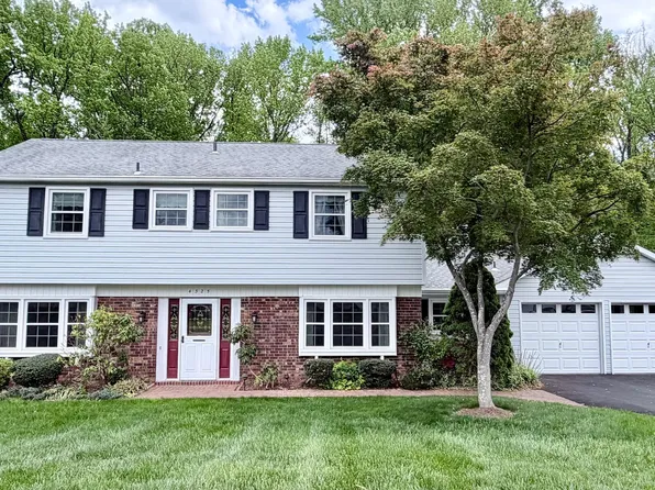 4325 Majestic Ln, Fairfax, VA 22033