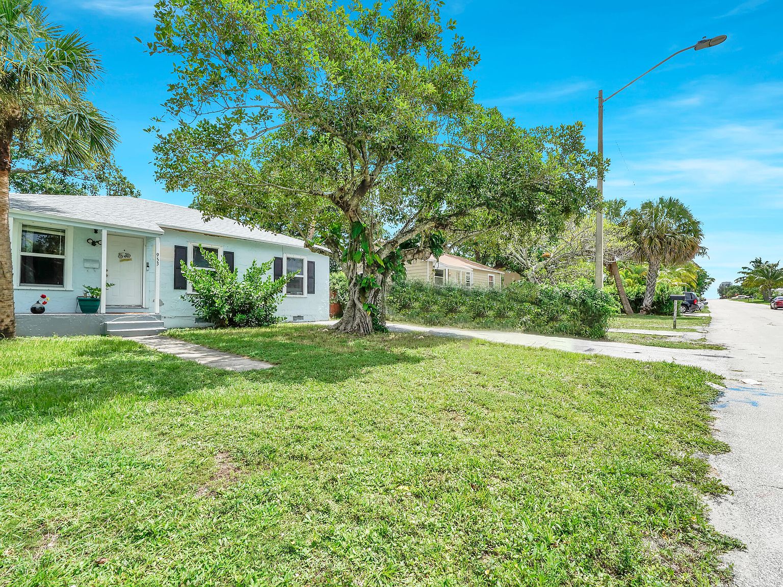 953 43rd St, West Palm Beach, FL 33407 Zillow